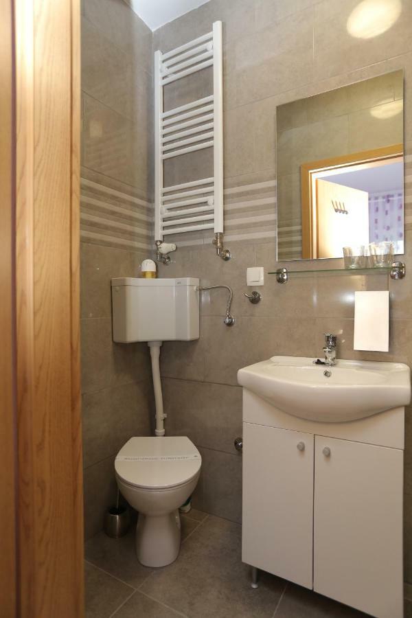 Apartmani Ksenija Крапинске-Топлице Экстерьер фото