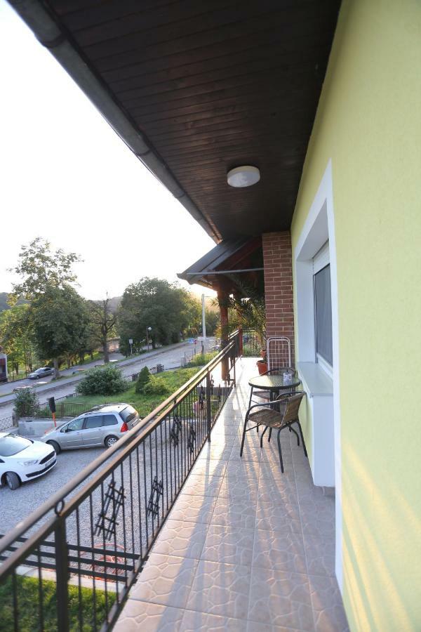 Apartmani Ksenija Крапинске-Топлице Экстерьер фото
